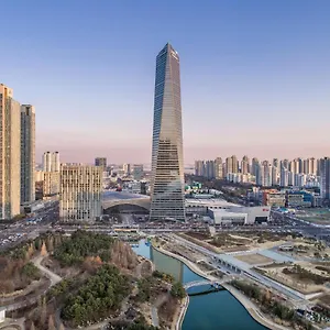5* Apartahotel Oakwood Premier
